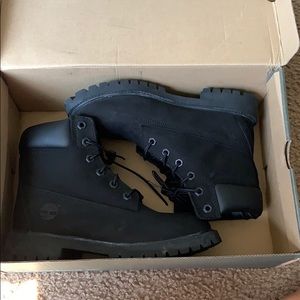 Black timberland boots